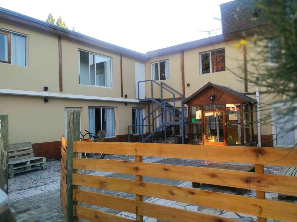 Hostel Elal El Calafate Esterno foto