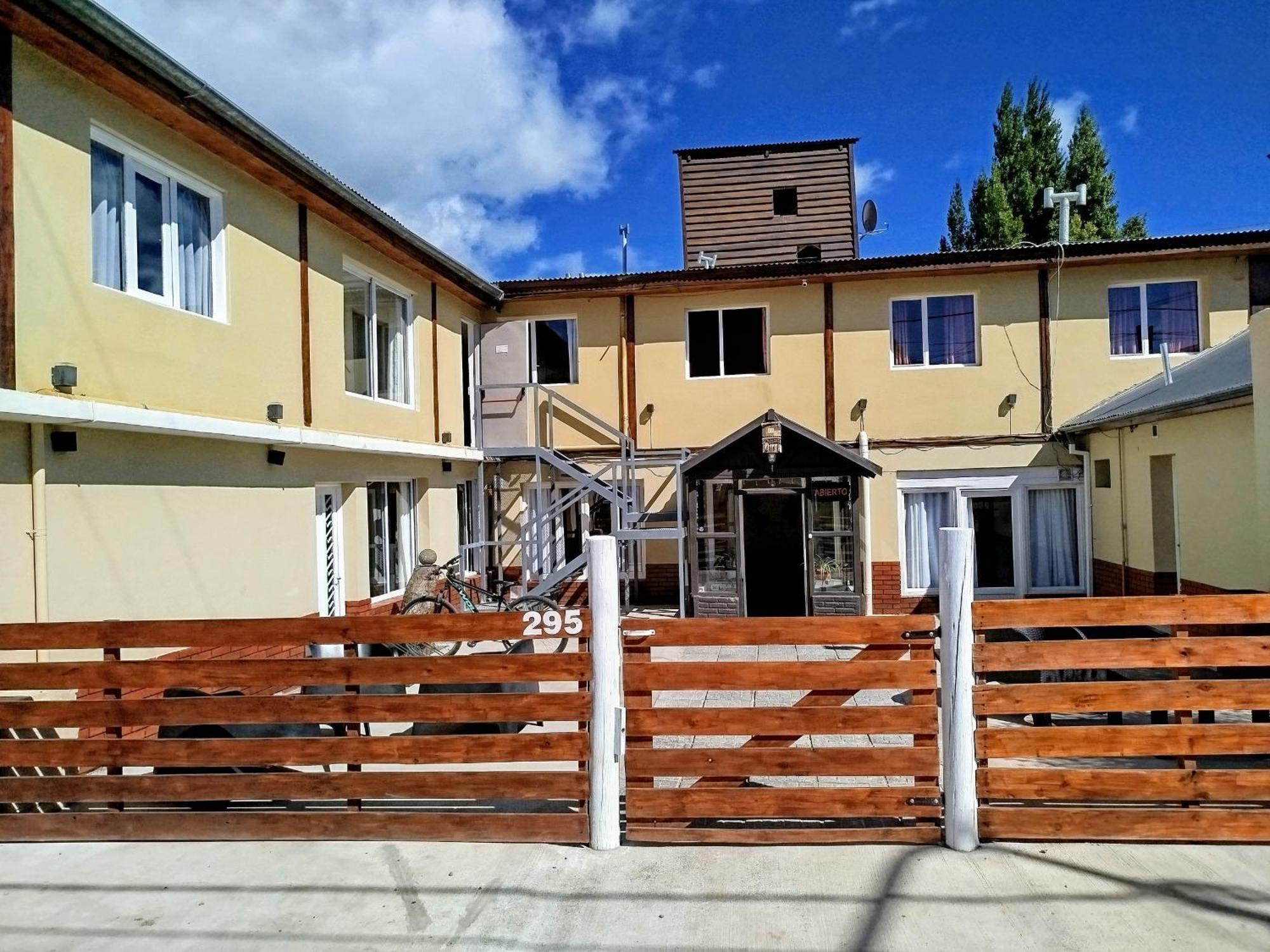 Hostel Elal El Calafate Esterno foto